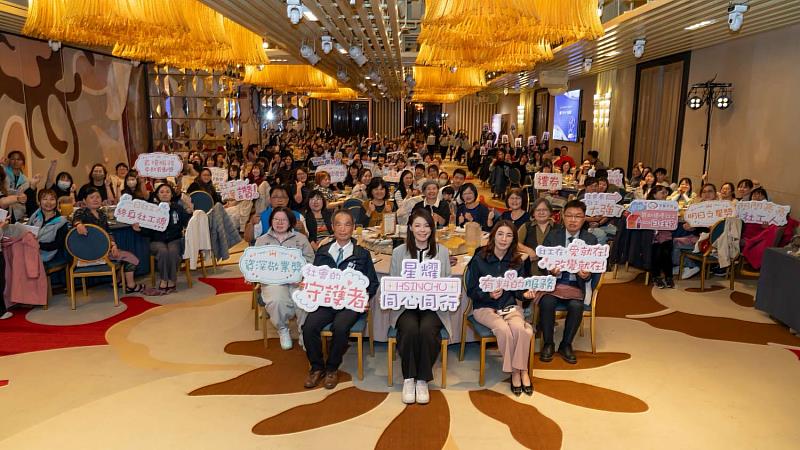 115年度績優社會工作專業人員表揚活動,眾人合影。