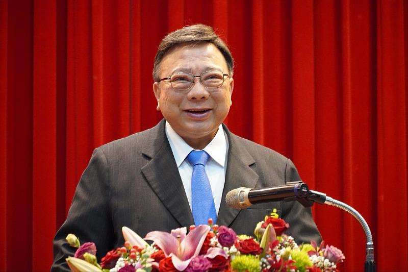 中華大學校長劉維琪分享整併後的校務推動成果，並介紹AI教學與學生支持相關措施。