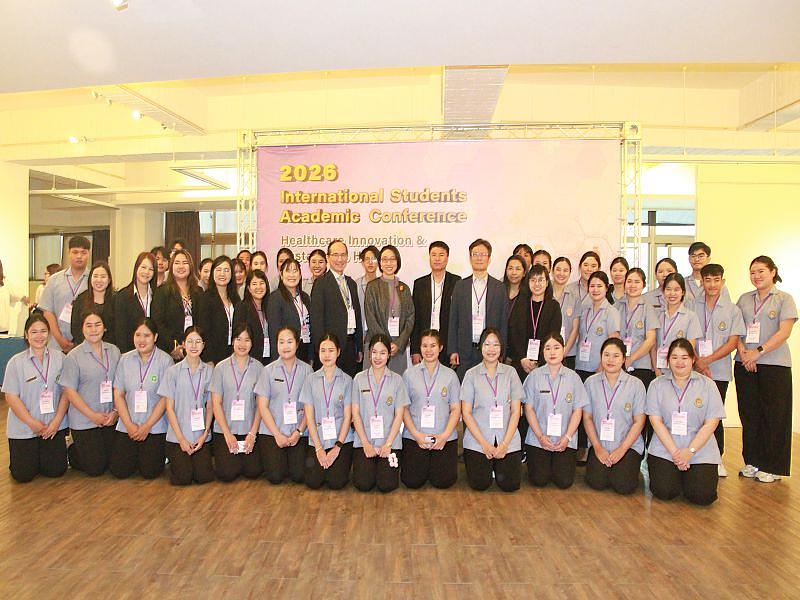 2026國際學生論文研討會，泰國清萊皇家大學師生團與元培師長合影。