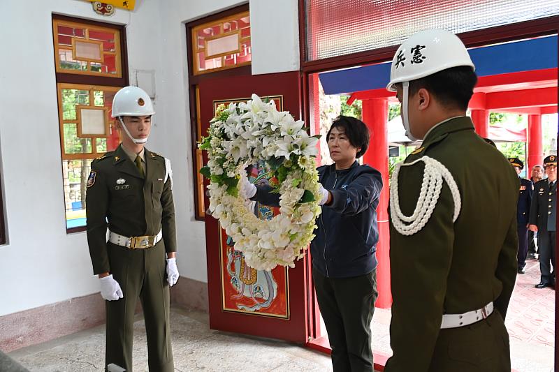 臺東縣忠烈祠與軍人公墓忠靈祠115年春祭典禮,縣長饒慶鈴親自擔任主祭,典禮莊嚴隆重。