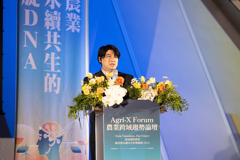 專題演講-日本北海道十勝農業協同組合連合會農產部次長前塚研二，分享十勝地區智慧農業實務經驗。