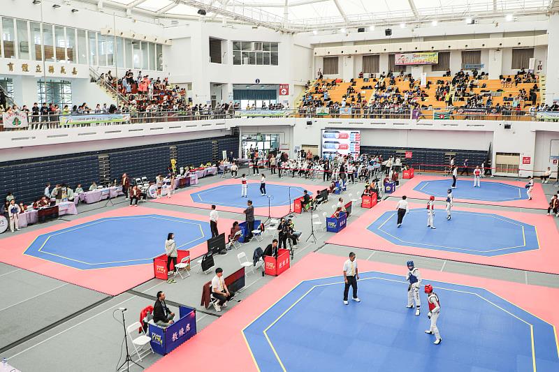 翁章梁縣長關心全中運跆拳道賽事，勉勵選手全力爭取佳績-3