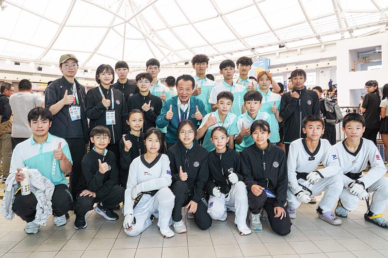 翁章梁縣長關心全中運跆拳道賽事，勉勵選手全力爭取佳績-5