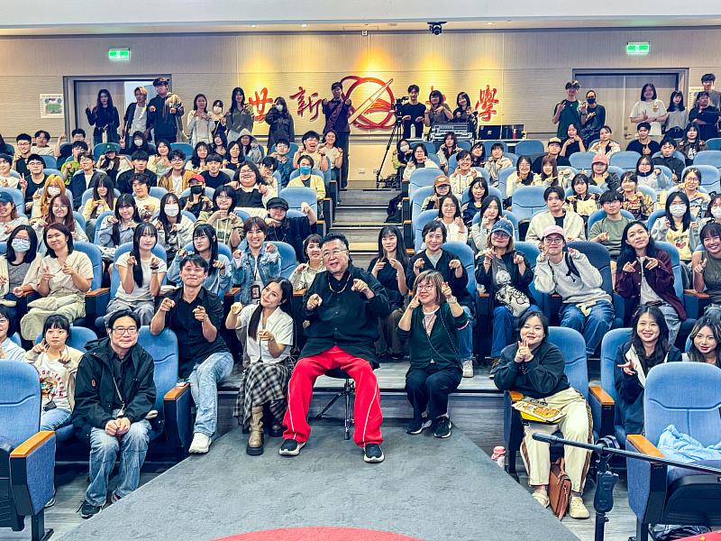 世新大學舉辦「黑白鍵上的故事－鮑比達的樂想世界」大師講座。（世新大學提供）