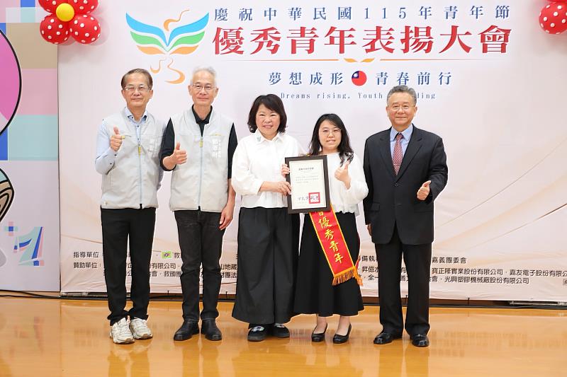 黃敏惠市長與吳貞慧女士合影