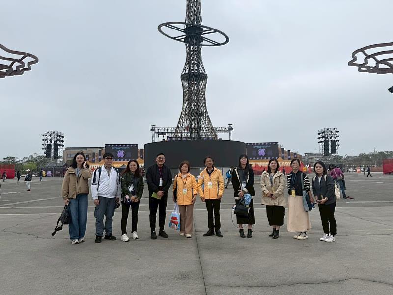 嘉義縣政府接待城市行銷處參觀台灣燈會。