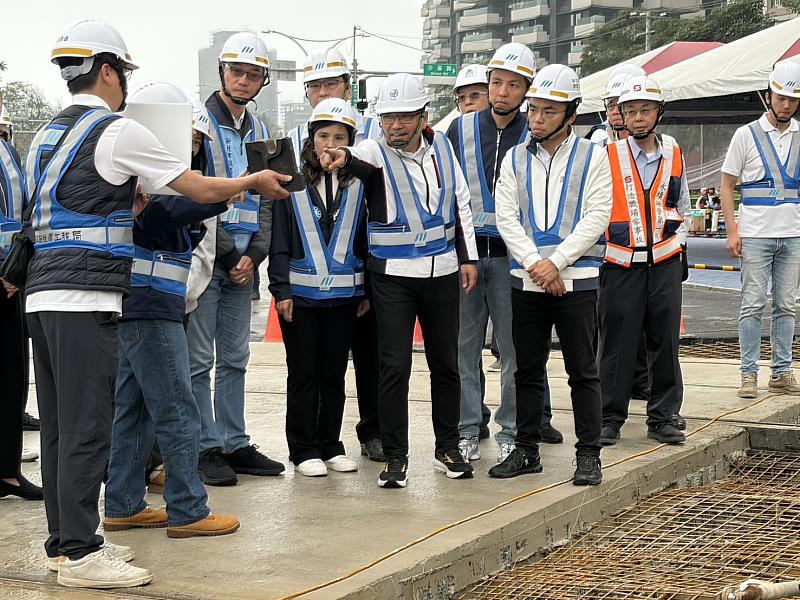 淡海線二期先期工程 3月軌道鋪設搶先到位 無縫銜接淡江大橋
