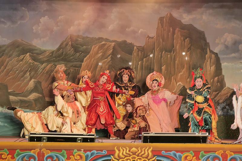 《風神寶寶之火焰山》戲曲表演。