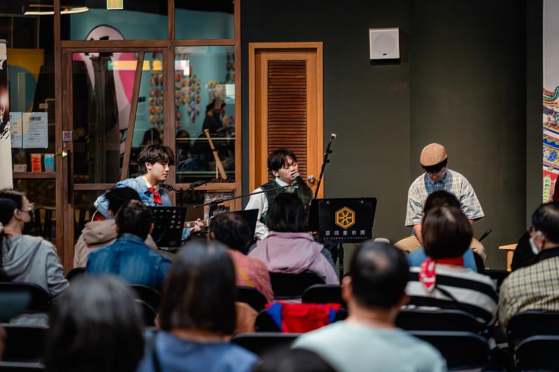 嘉義市立博物館舉辦市民bar音樂會。