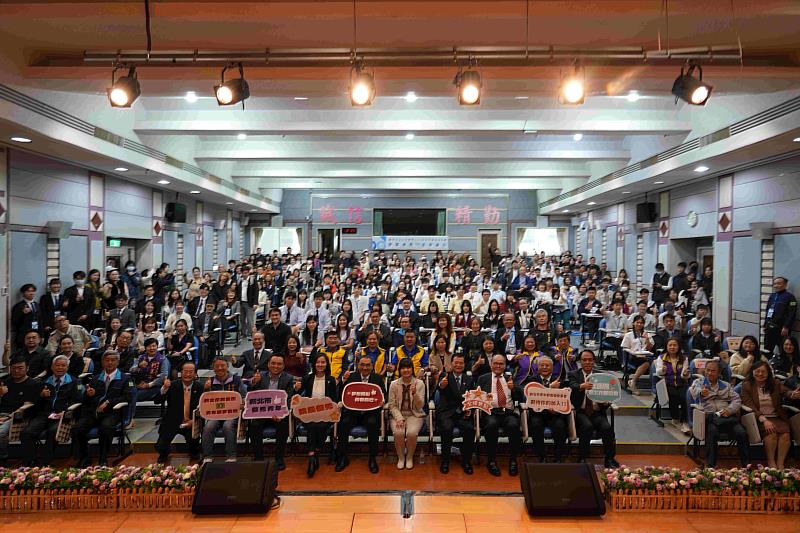 「夢想成形．青春前行」慶祝115年青年節－新北市救國團與新北市政府、新北市議會共同辦理115年青年節優秀青年表揚大會。