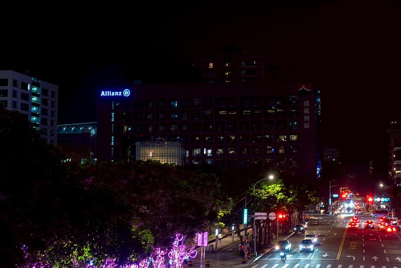 信義房屋響應Earth Hour世界關燈日 邀FB粉絲一起支持永續