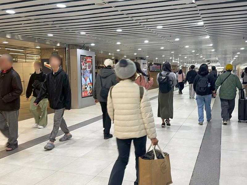 李丞軒參與巷仔媽公益計畫 高鐵台北站輪播廣告曝光