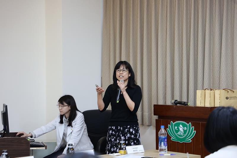 臺大醫院兒童外科加護病房連千惠護理師分享葉克膜照護實務經驗。