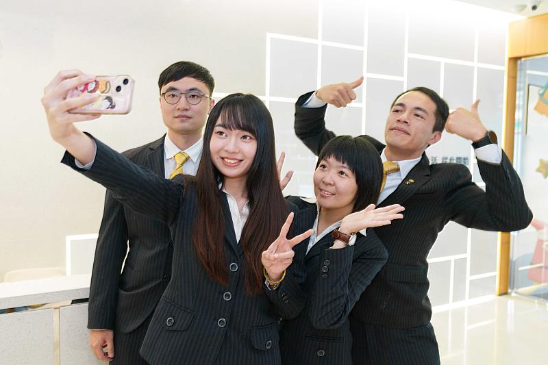 永慶房屋打破房仲業務孤軍奮戰的印象，以專業分工的工作模式，讓客戶享受到更有品質與效率的服務。