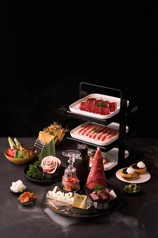 沙拉烤物放題店目前主打「慶の宴 日澳和牛盛宴」，套餐包含日本A5和牛、澳洲和牛及清爽果香牛舌，雙人套餐2,298元。