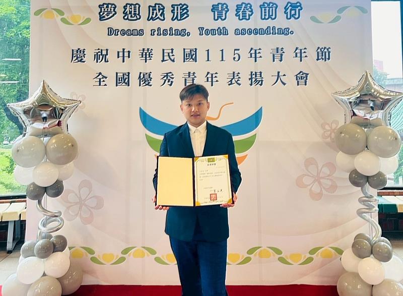 國立暨南國際大學王宸浩同學獲選全國優秀青年。