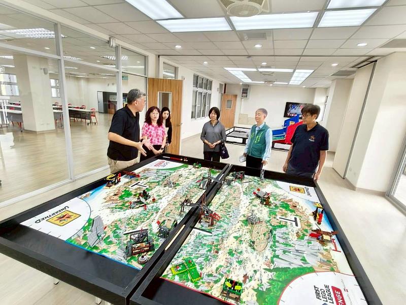 提升數位教學力 臺東縣輔導團赴屏東、臺南外埠參訪拓展教學新視野