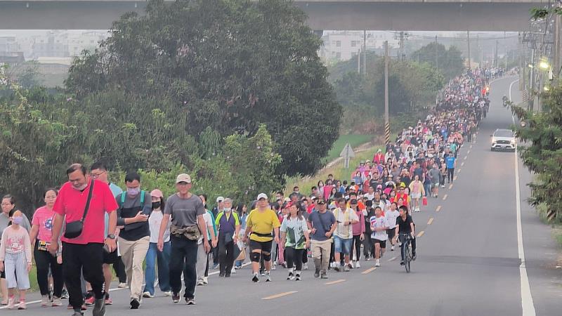 臺南市六甲區早安晨跑熱力登場千人共襄盛舉迎接活力青年節