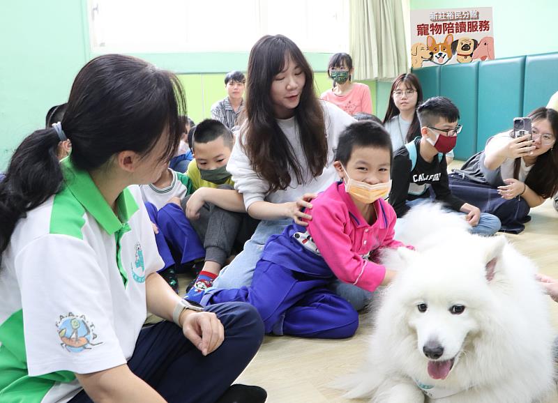 最萌兒童節禮物！ 新莊裕民分館「寵物陪伴閱讀」免費服務特教學童