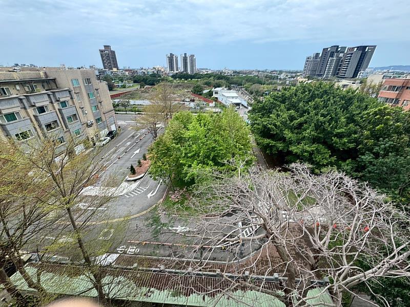 竹市府推動載熙國小活動中心工程設計監造決標,完善教育環境。