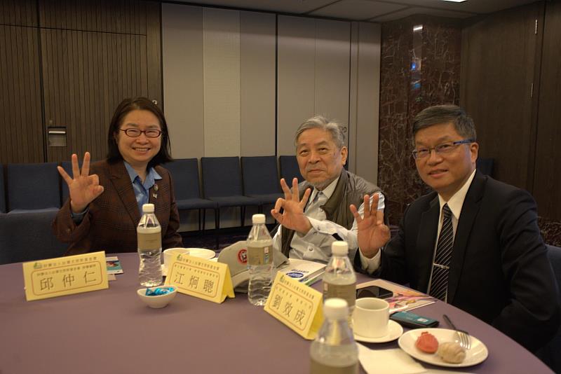 2023年YSBC聯席會合影。（左：台灣尤努斯基金會董事長蔡慧玲律師，中：江炯聰教授，右：劉效成慈濟慈善事業基金會副執行長）