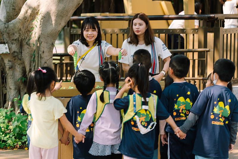 「海洋之心釣魚趣」，讓孩子在遊戲中學習與環境共存的重要性，將永續理念轉化為具體行動。