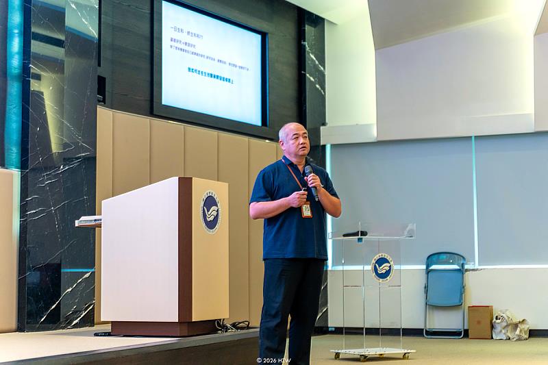 王育民教授從發炎研究延伸至大學革新，帶來兼具學術深度與社會關懷的精彩演講。