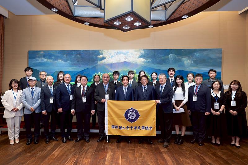 總統賴清德接見獲獎團隊與代表，肯定青年以專業回饋社會的行動力與影響力。