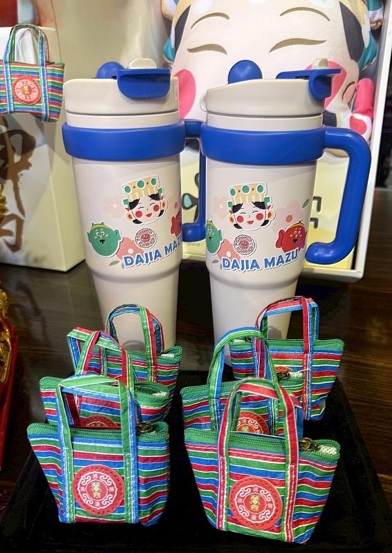 圖四、遠傳迎大甲媽祖遶境，來店免費領「獨家迷你茄芷袋」。