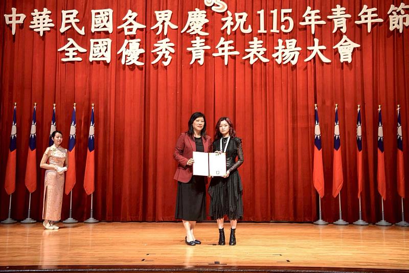 CUTe之光 中國科大優秀青年強勢出擊 榮獲全國與縣市雙重表揚