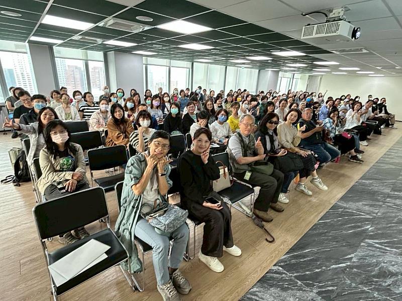 信義房屋推動的公益學習平台「信義學堂」，今年首度跨出台北市，日前於信義房屋中部服務總部舉辦外縣市首場講座。