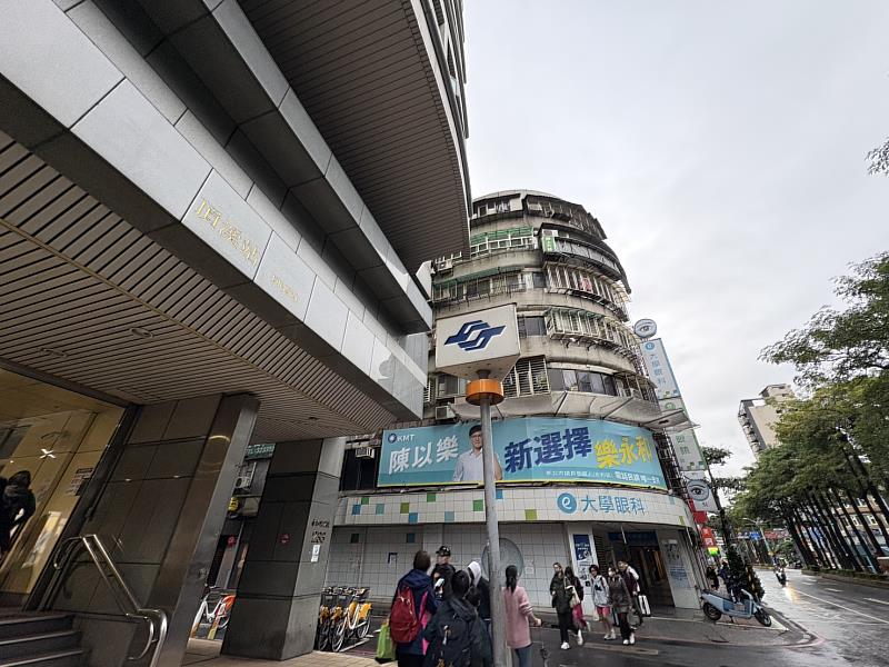 「頂溪門戶」公辦都更案近頂溪捷運站2號出口。