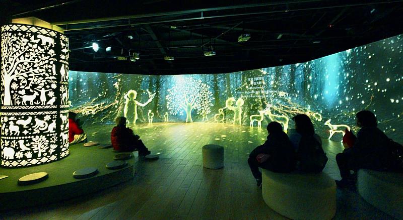 展場中與靈性相遇、覺醒，感受尊重自然萬物、珍惜地球的深層關係。（靈鷲山佛教教團提供）