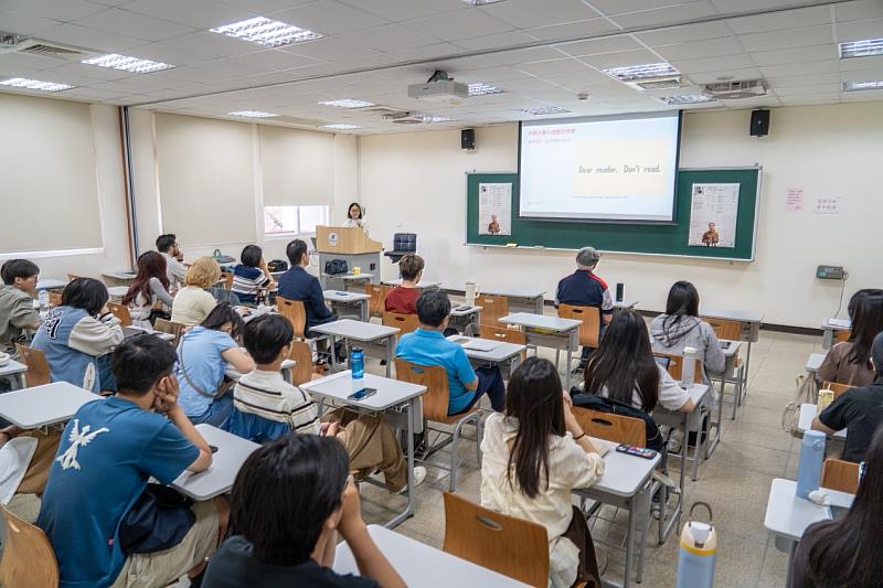 開幕演講「要寫不寫：文字與當代藝術」。