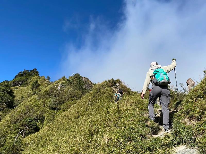 跨越雲端的分界線！「南橫公路：救國團『摘星計畫』」限時啟動，邀你解鎖百岳人生清單。