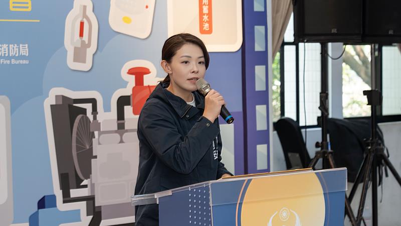 市長高虹安致詞,期盼透過提升老舊大樓消防設備補助讓市民居住安全更受保障。