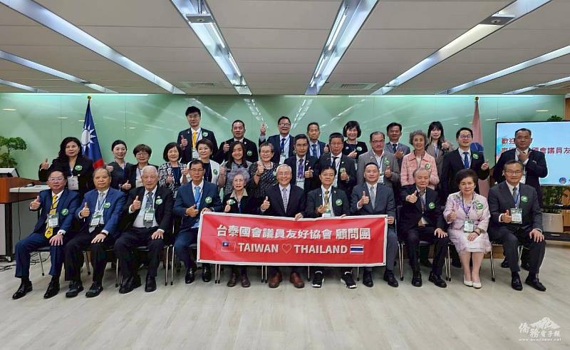 臺泰國會議員友好協會顧問團拜會僑務委員會大合影。
