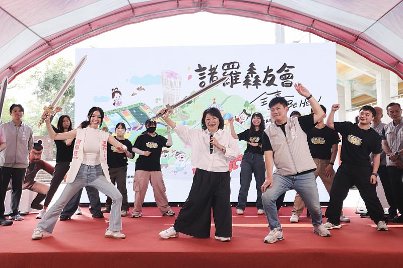 黃敏惠市長與大小朋友一同為兒童月揭開序幕