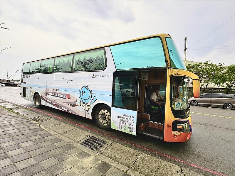 竹市觀光巴士香山線啟航！高虹安市長邀民眾體驗海風陽光的慢活魅力