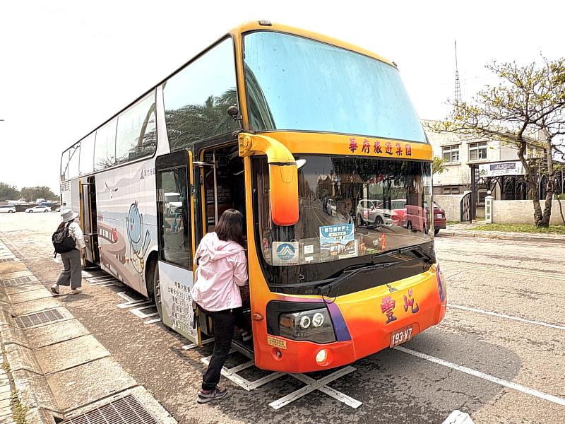 竹市觀光巴士香山線啟航！高虹安市長邀民眾體驗海風陽光的慢活魅力