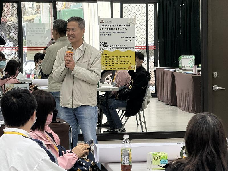 消保官劉興振代表市長高虹安問候現場參與民眾
