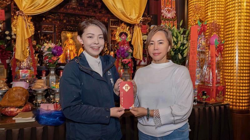 市長高虹安添香油錢予竹蓮寺委員許林俞彣