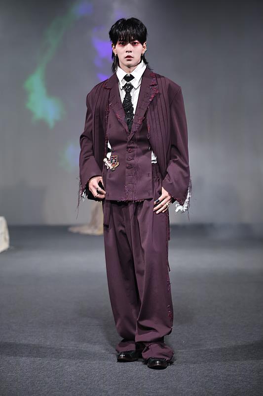 SEVENTOEIGHT學駿驚喜登場擔任走秀嘉賓。（麥羨雲 攝）