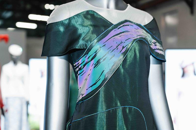 〈島嶼萬象〉的開篇之作，呼應台灣中央山脈的意象。（品牌提供）