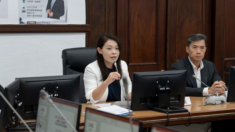 市長高虹安致詞，勉勵同仁。