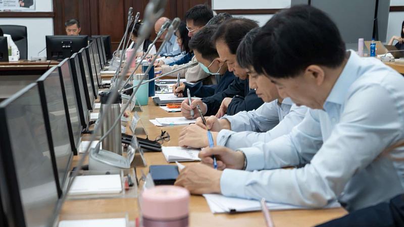 上課過程中，市府同仁反應熱絡。