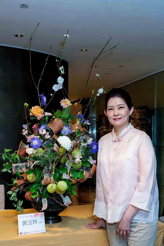 曾與GUCCI、Harry Winston合作的花藝大師郭玉玲老師，親自為132官舍打造精品級的生活美學空間。