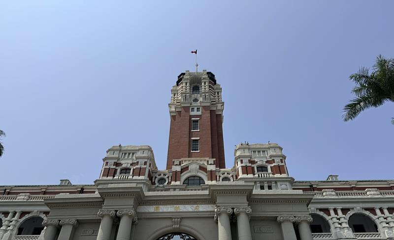 亞洲大學視光學系與全國驗光師代表團於「國際視光日」前進總統府。