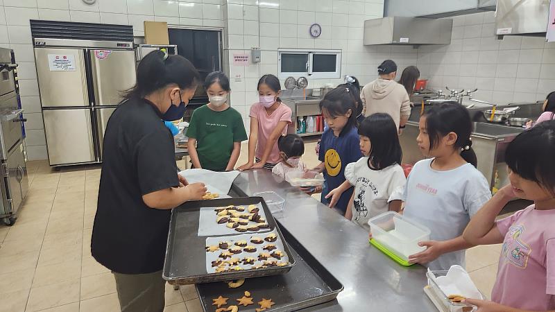 救國團斗六終身學習中心益童烘焙，愛心傳承！兒童節公益手作烘焙送溫暖！