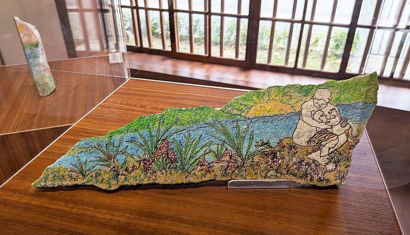 花蓮回收大理石創作之一，《守護愛》。